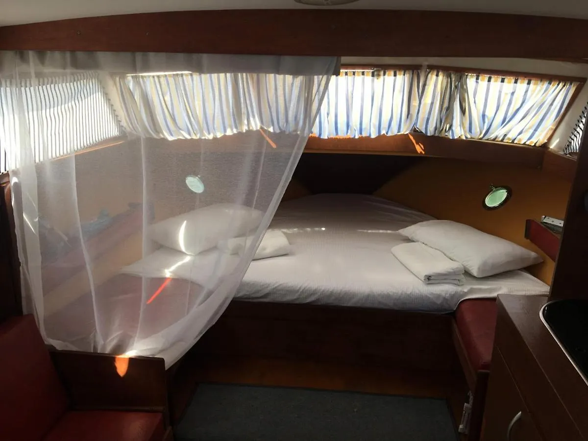 Bateau-hôtel Home Boat Badalona Espagne