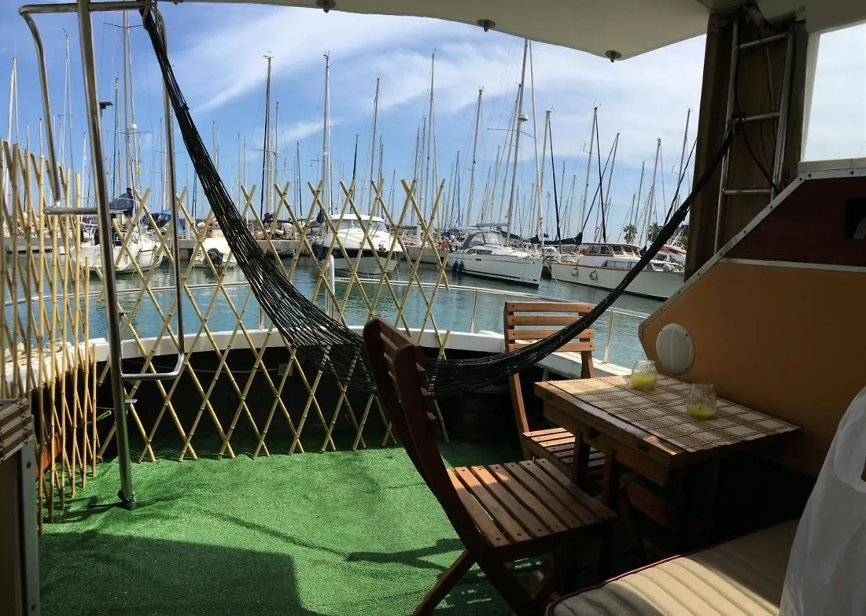 Home Boat Badalona Bateau-hôtel